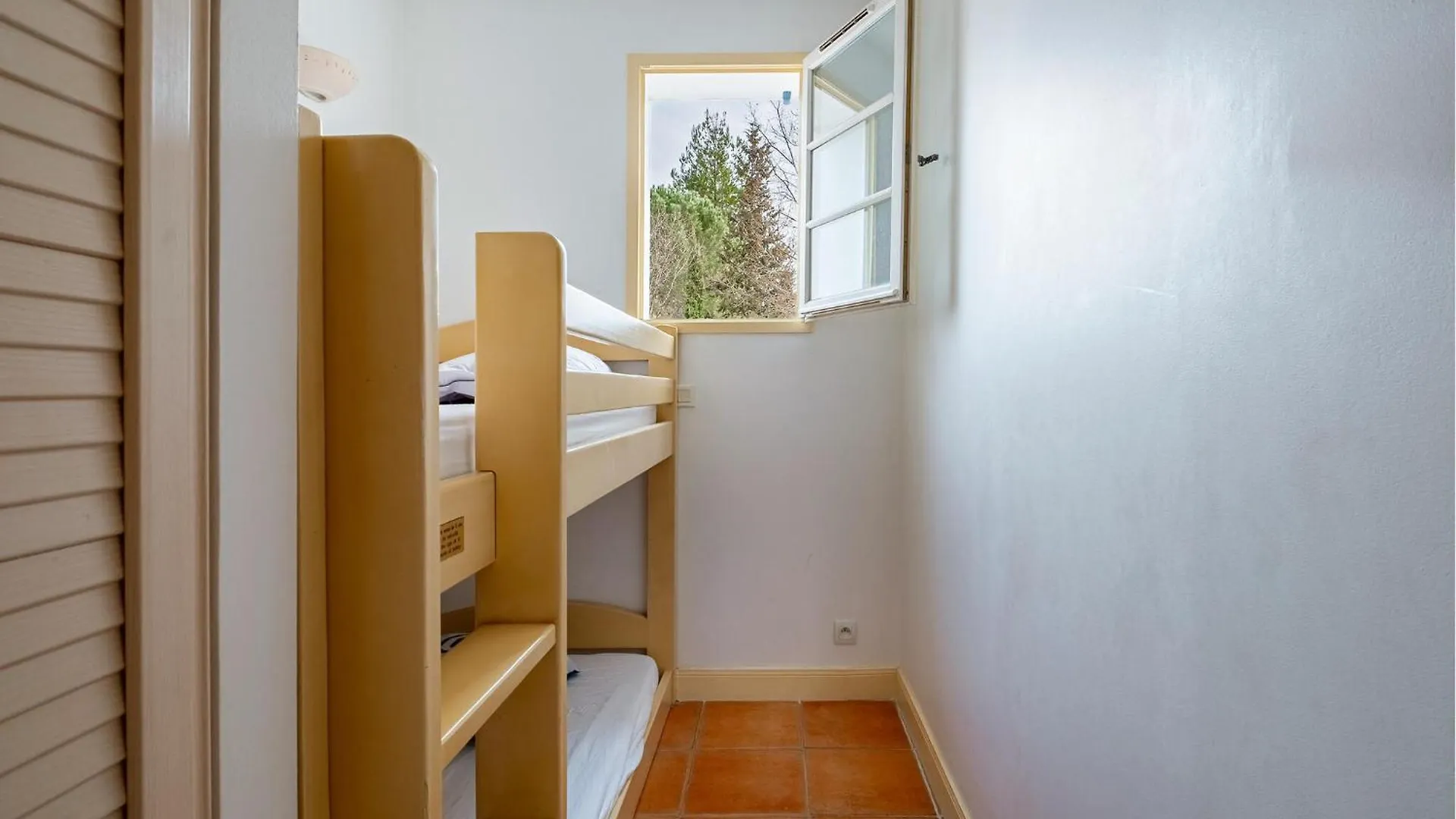 4 Bedroom Gorgeous Home In Fayence Franciaország